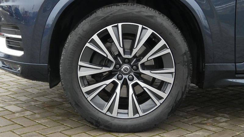 Volvo XC90 B5 AWD Inscription Auto 7míst - fotka 25 z 26