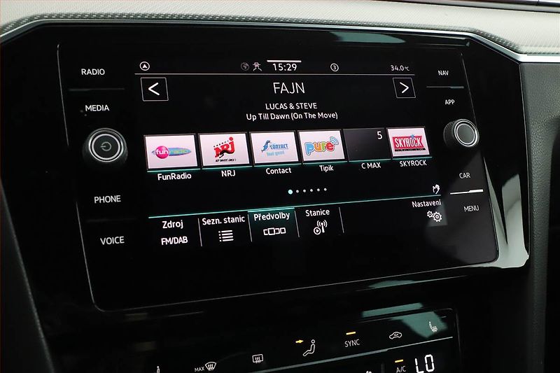 Volkswagen Passat (2022) 2.0 TDI - fotka 9 z 27