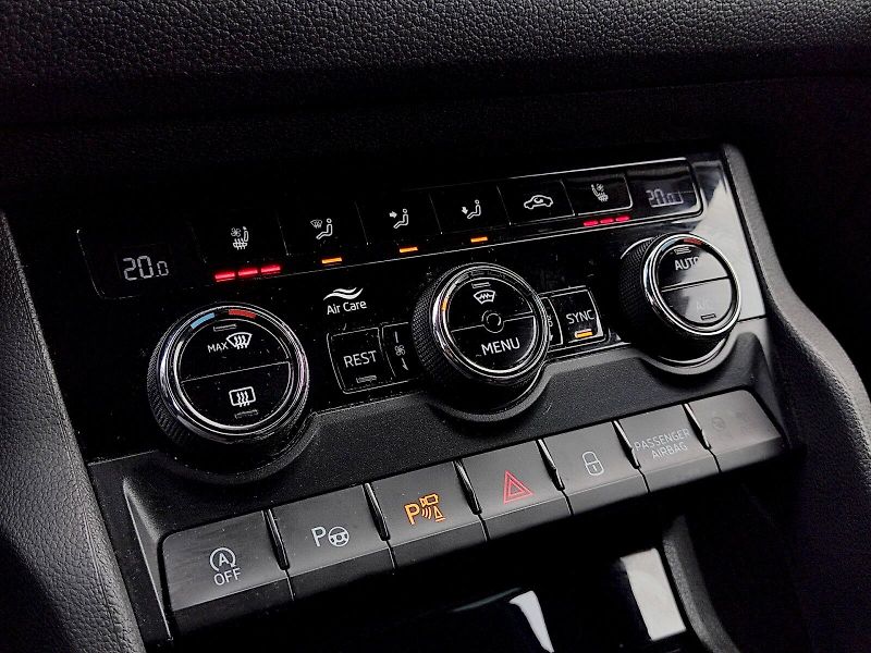 Škoda Kodiaq (2022) L&K 2,0 Tsi 140 Kw 4x4 DSg - fotka 23 z 42