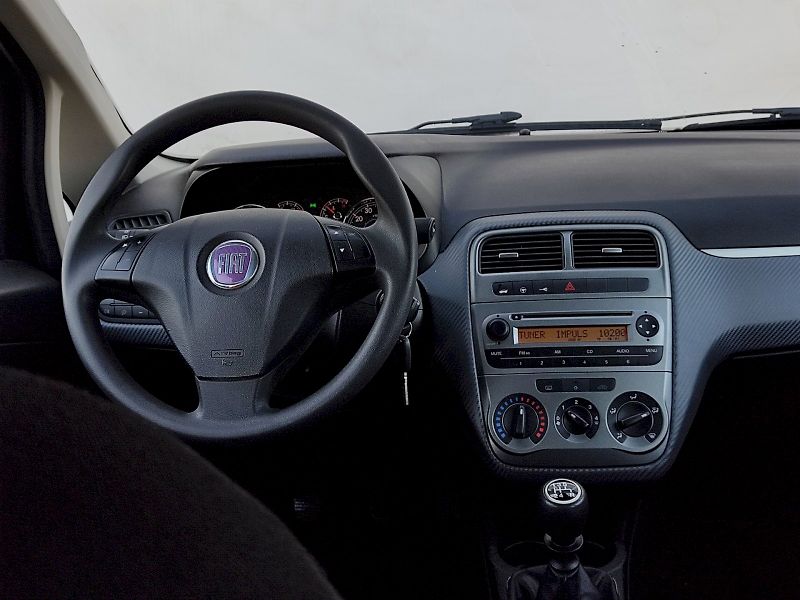 Fiat Punto (2008) 1.2 48Kw - fotka 6 z 28