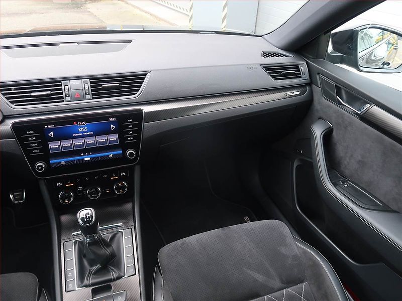 Škoda Superb (2020) Sportline 1.5 TSI - fotka 8 z 28
