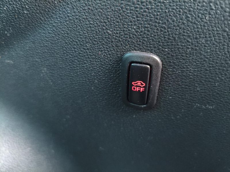 Volkswagen Beetle (2013) 1,2 TSI 77Kw Navi Top stav - fotka 26 z 30