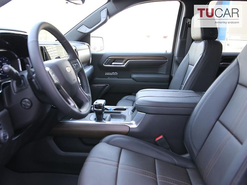 Chevrolet Silverado (2026) High Country 6.2 V8  - fotka 35 z 48