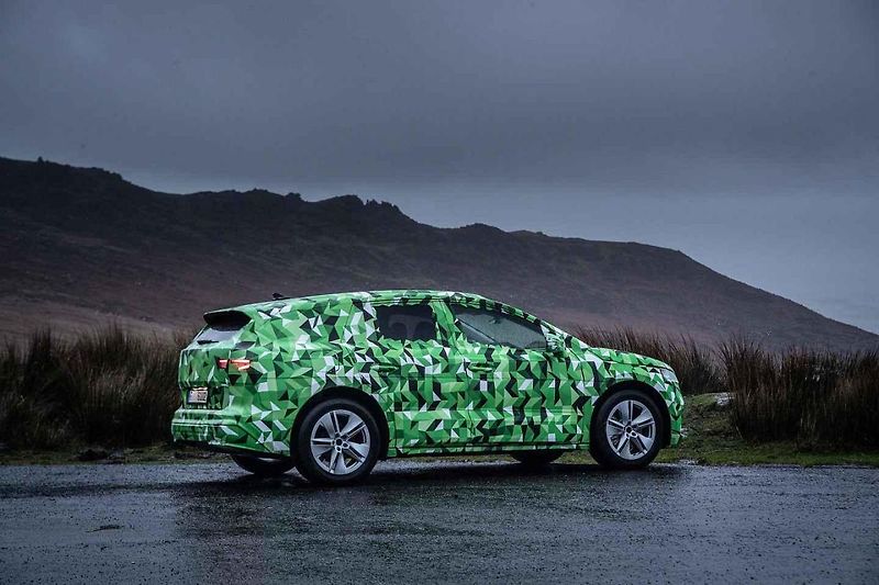 Maskované prototypy elektromobilu Škoda Enyaq