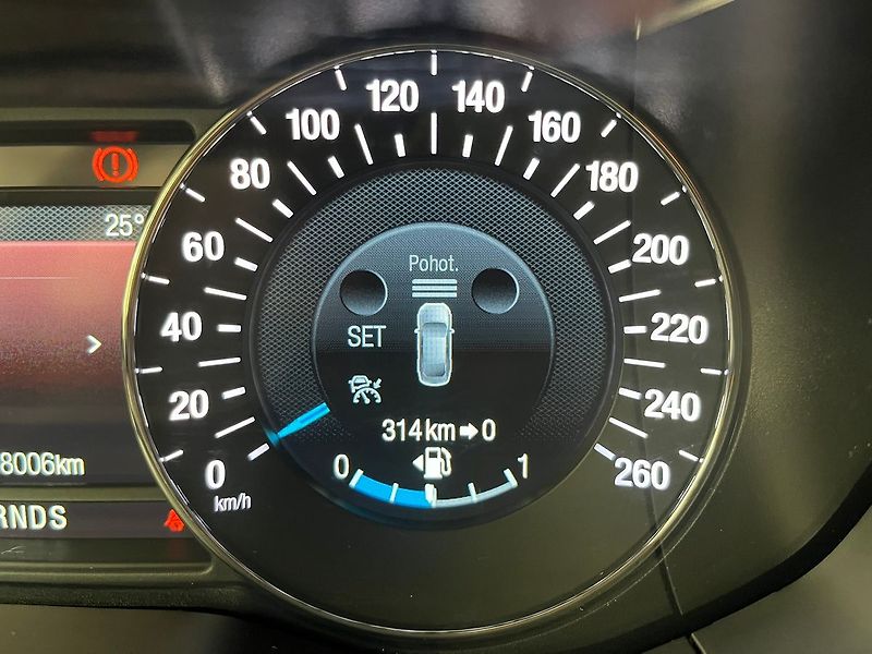 Ford Mondeo 2,0 Titanium LED Dynamic - fotka 16 z 52
