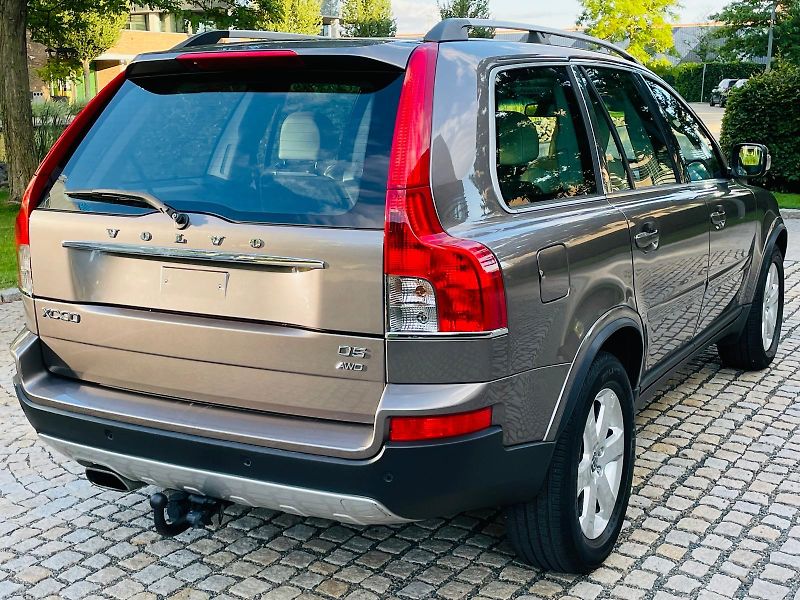 Volvo XC90 2.4 D5 4x4 AUT SERVISKA TAŽNÉ - fotka 11 z 48