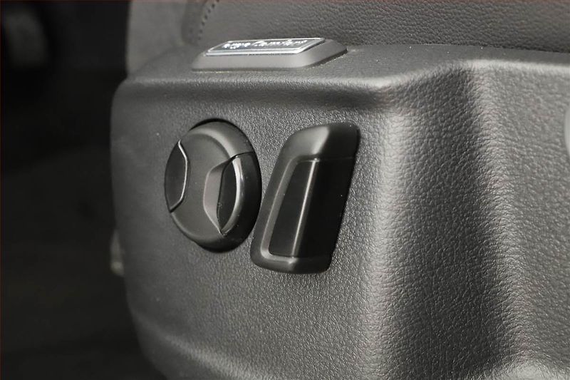 Volkswagen Passat (2019) 2.0 TDI, Automat, Kůže - fotka 18 z 21