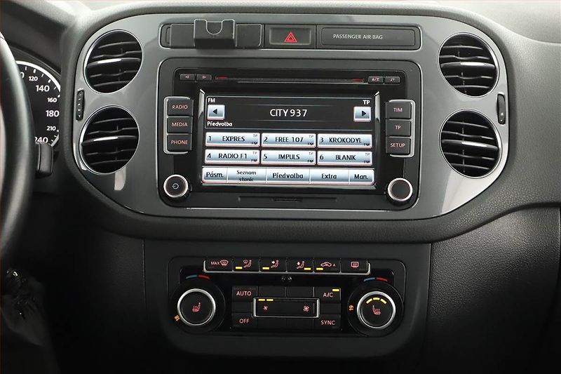 Volkswagen Tiguan (2015) 2.0 TDI, 4X4, Serv.kniha - fotka 10 z 14