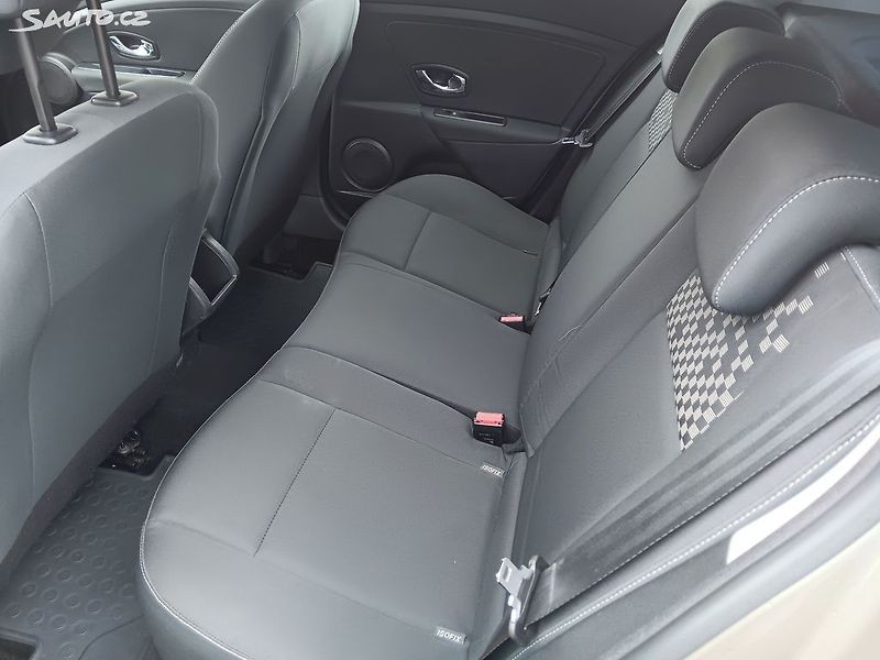 Renault Mégane 1.5 dCi 66kW - fotka 24 z 26
