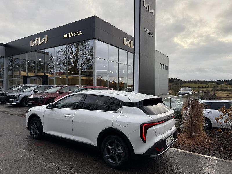 Kia K4 1,6 T-GDi GPF 7DCT TOP 110 KW  - fotka 4 z 10