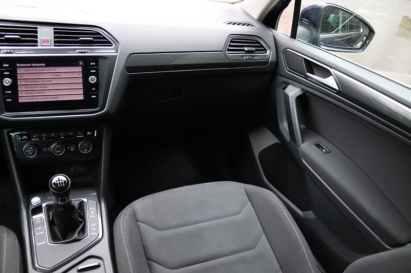 Volkswagen Tiguan 1.4TSI 110kW ČR 1 MAJITEL - fotka 35 z 50