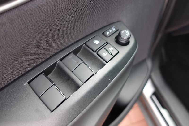 Toyota Yaris Cross 1,5 HEV Executive Tech VIP - fotka 10 z 36