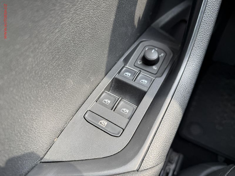 Škoda Karoq (2019) 2.0 TDi 4x4, ČR, Style, DSG - fotka 11 z 22