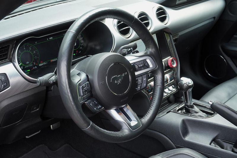 Ford Mustang 5.0 V8 GT, DPH, ACC, Ventilace - fotka 15 z 35