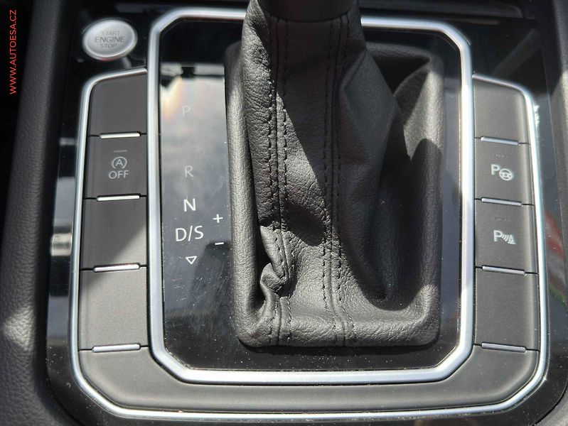 Volkswagen Passat (2022) 2.0 TSi, 2.maj,ČR, DSG, LED - fotka 19 z 22