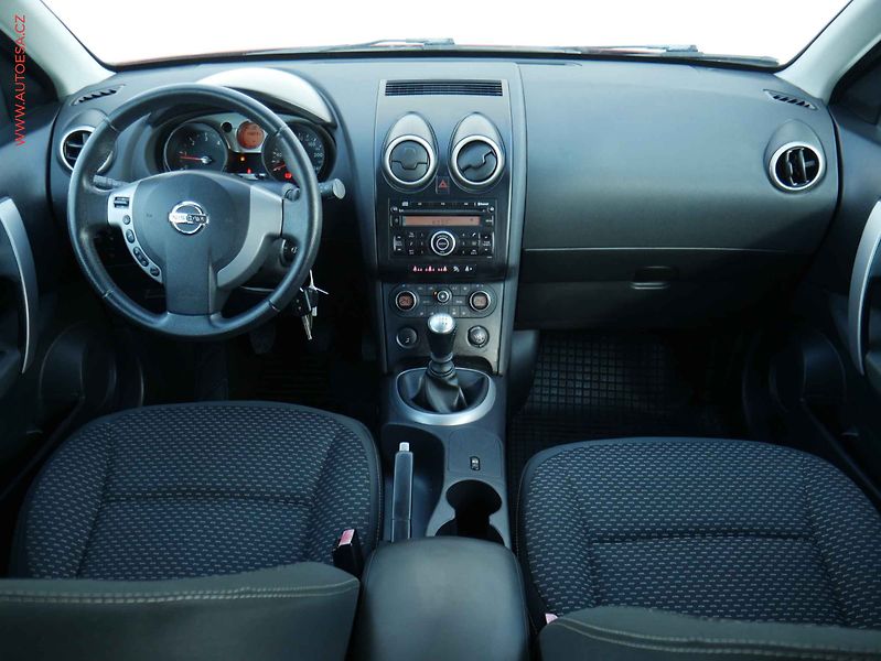 Nissan Qashqai (2007) 2.0dCi, ČR, Acenta - fotka 8 z 16
