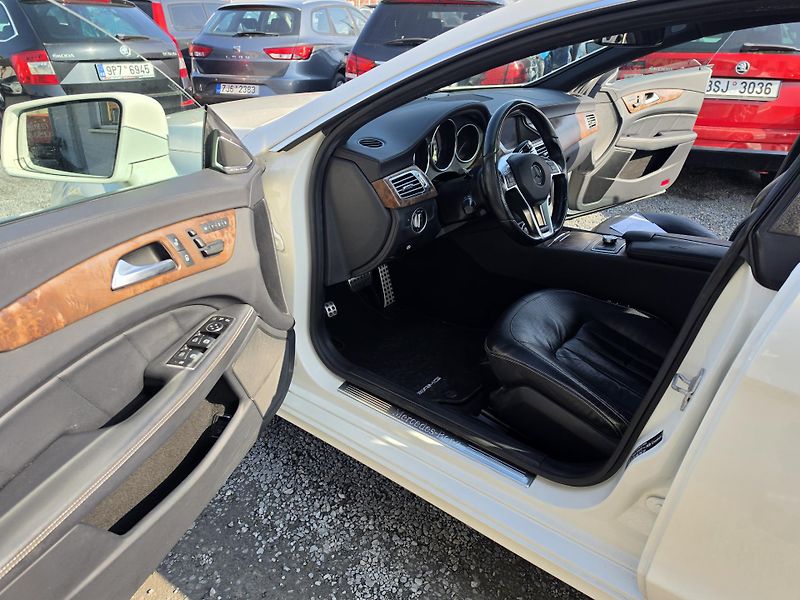 Mercedes-Benz CLS 350CDI 4-MATIC Harman&Kardon  - fotka 7 z 39