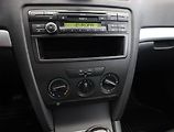 Škoda Octavia (2007) 1.9 TDI, nová STK - náhled 9