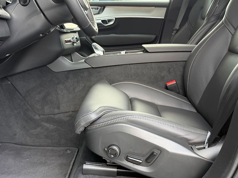 Volvo XC90 B5 PLUS Black Edition, Vzduch - fotka 10 z 25