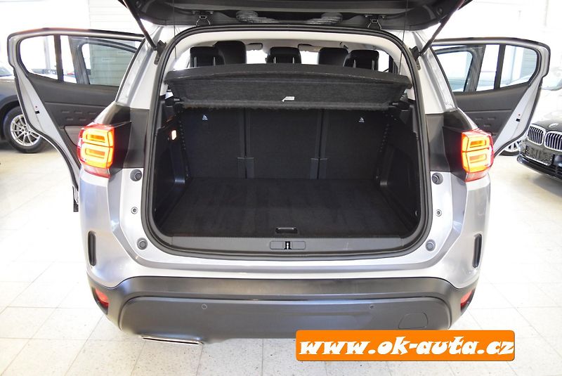 Citroën C5 Aircross HYBRID 225 ě-EAT8 165 kW-DPH - fotka 18 z 68