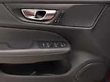 Volvo V60 CC B5 AWD PLUS AUT REZERVACE - náhled 25