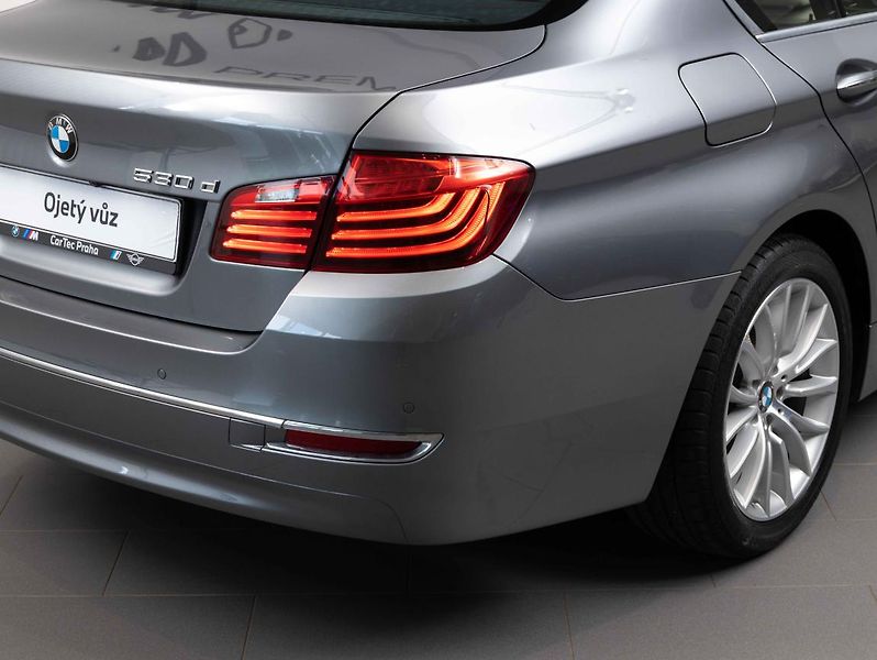 BMW Řada 5 530d xDrive Sedan - fotka 9 z 22