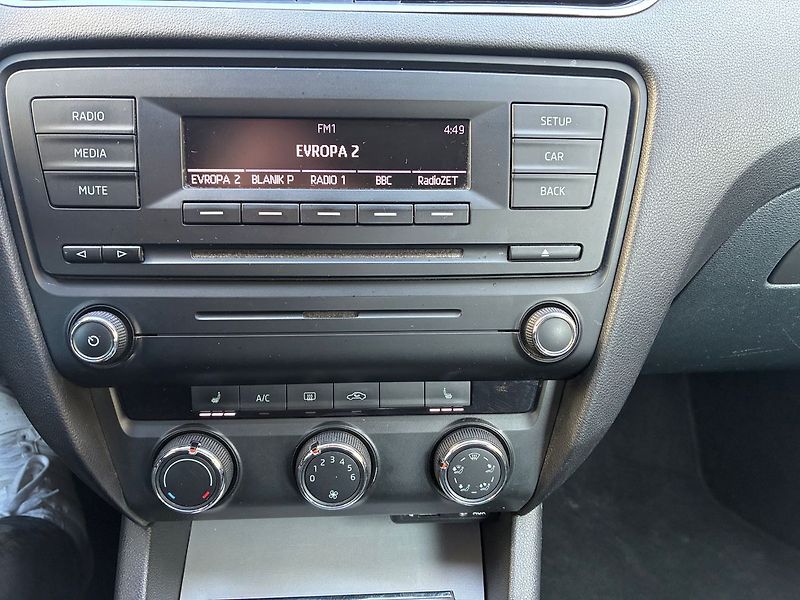 Škoda Octavia 1.6 TDi 77 kW AMBITION - fotka 11 z 17