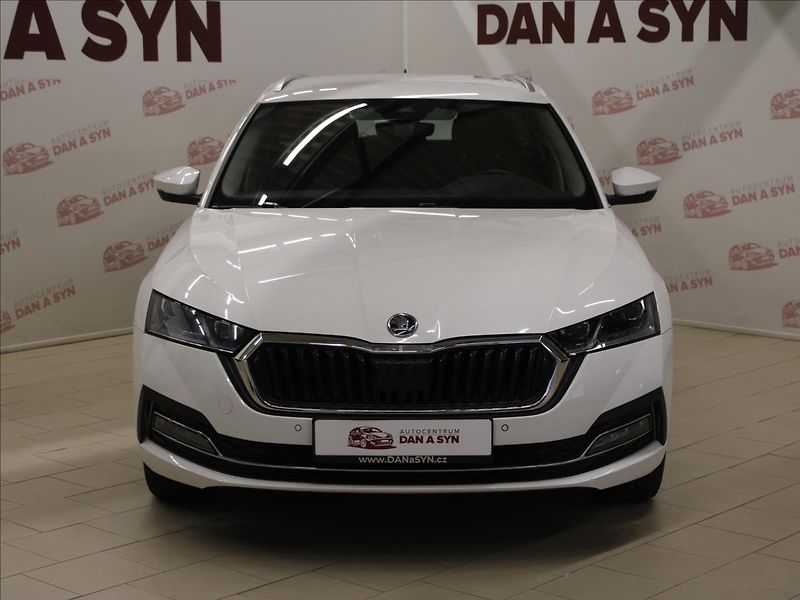 Škoda Octavia 2,0 TDI DSG style 1. maj. CZ - fotka 2 z 33