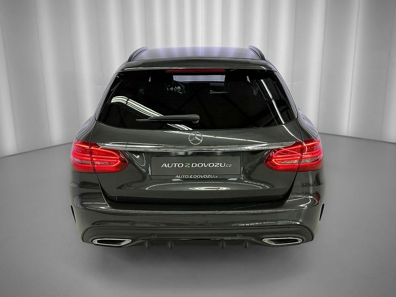 Mercedes-Benz Třídy C 300d AMG, WEBASTO, BURMESTER, - fotka 6 z 25