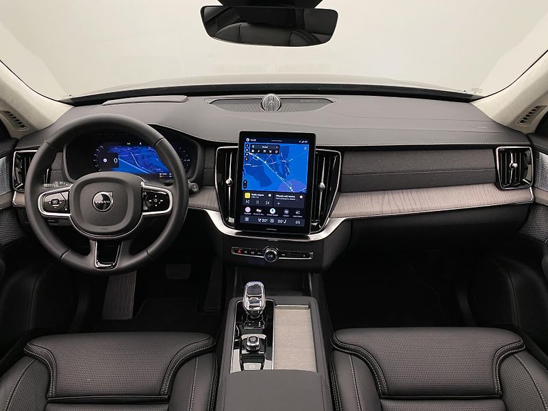 Volvo XC90 T8 RECHARGE BRIGHT ULTRA 7míst - fotka 2 z 70