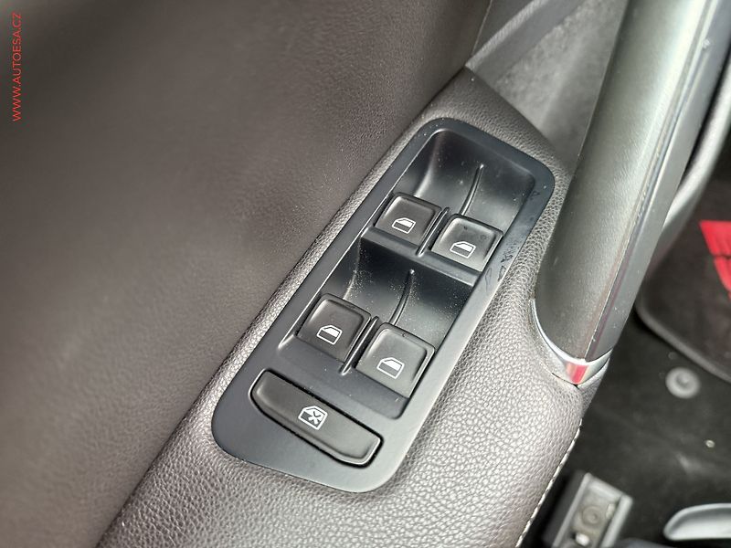 Volkswagen Golf (2015) 1.6TDi, ČR, Comfortline - fotka 11 z 16