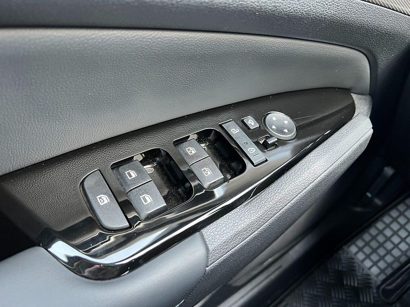 Kia Sportage (2022) 1.6 T-GDi 132kW 4x4 TOP DCT!ČR - fotka 34 z 50