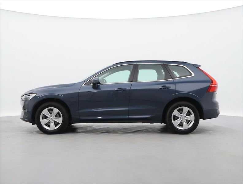 Volvo XC60 2,0 B4 145KW AWD MOMENTUM - fotka 4 z 40