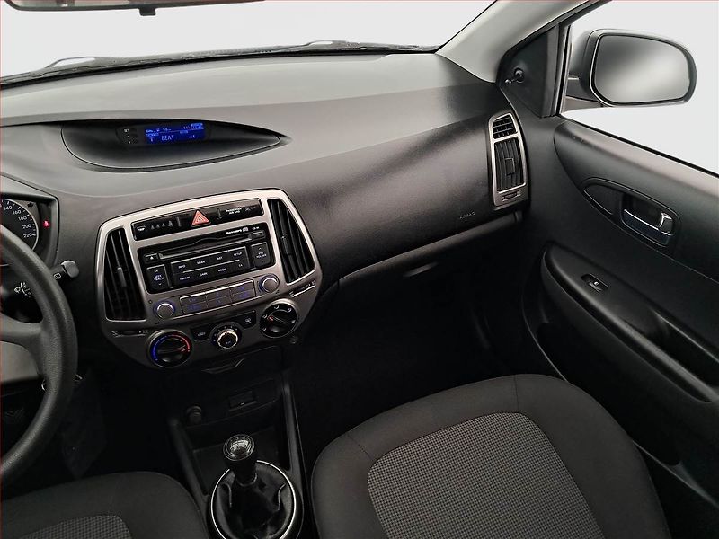 Hyundai i20 (2014) 1.2 - fotka 8 z 14