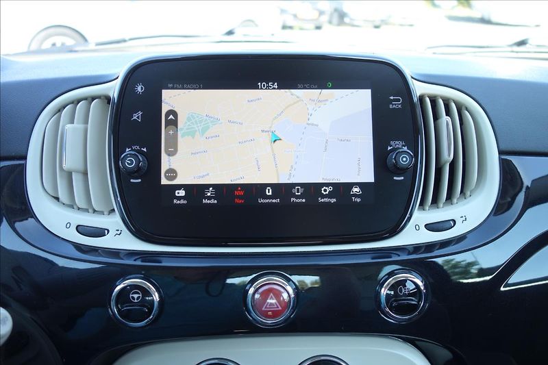 Fiat 500C 1,0 i BSG, SERVIS. KN., NAVI. - fotka 18 z 41