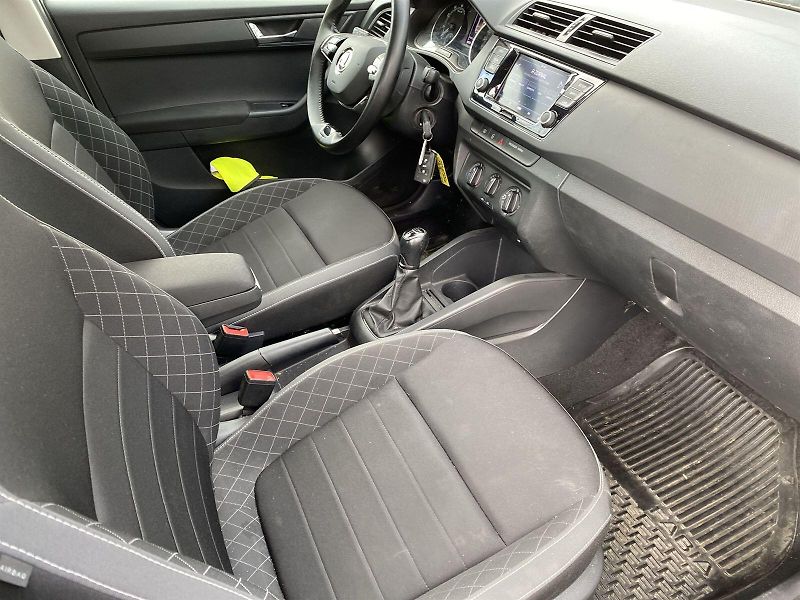 Škoda Fabia (2022) Combi 1.0 TSI Ambition Top - fotka 8 z 31