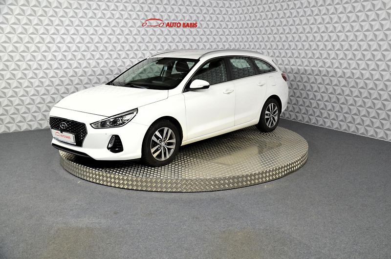 Hyundai i30 (2017) 1.6CRDi kombi 81kw - řetězová - fotka 1 z 23