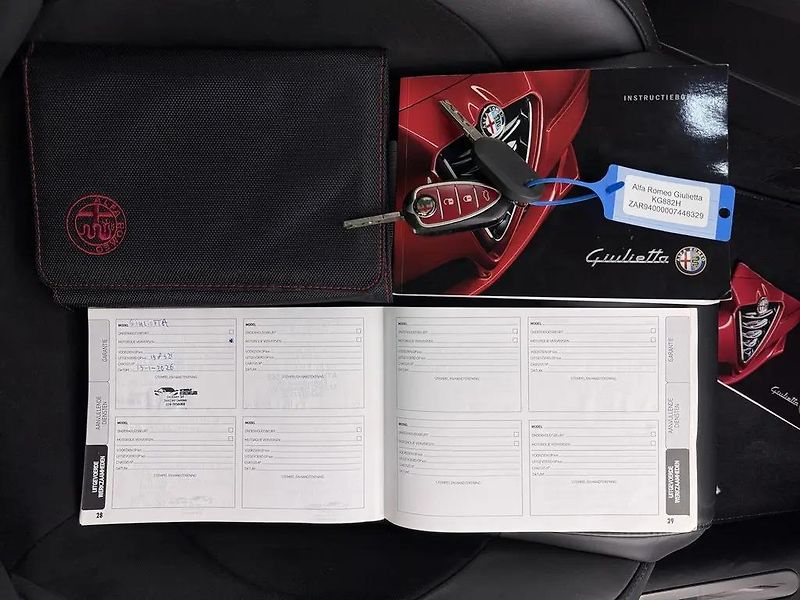 Alfa Romeo Giulietta 1.4T Aut. 125kW VELOCE  - fotka 9 z 10