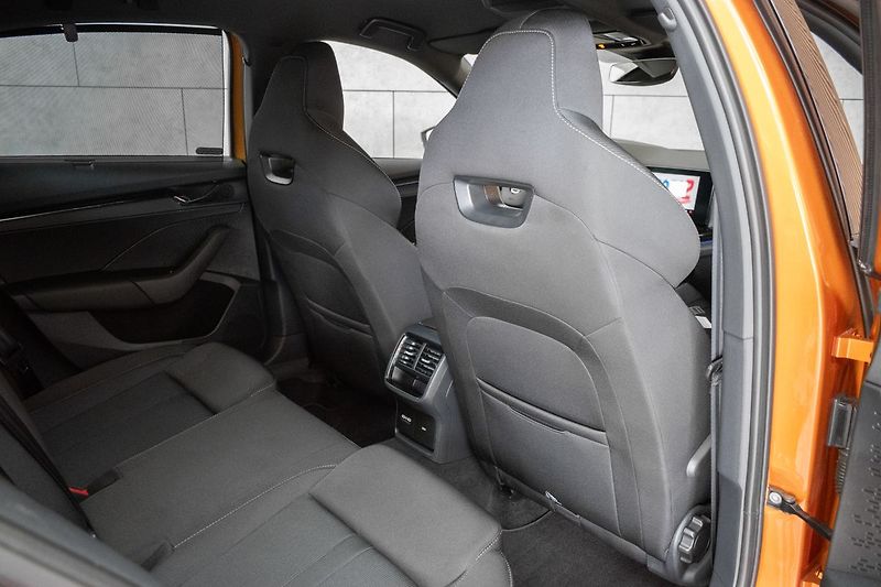 Škoda Octavia 2.0 TSI SPORTLINE*DCC*4x4*ČR - fotka 13 z 57