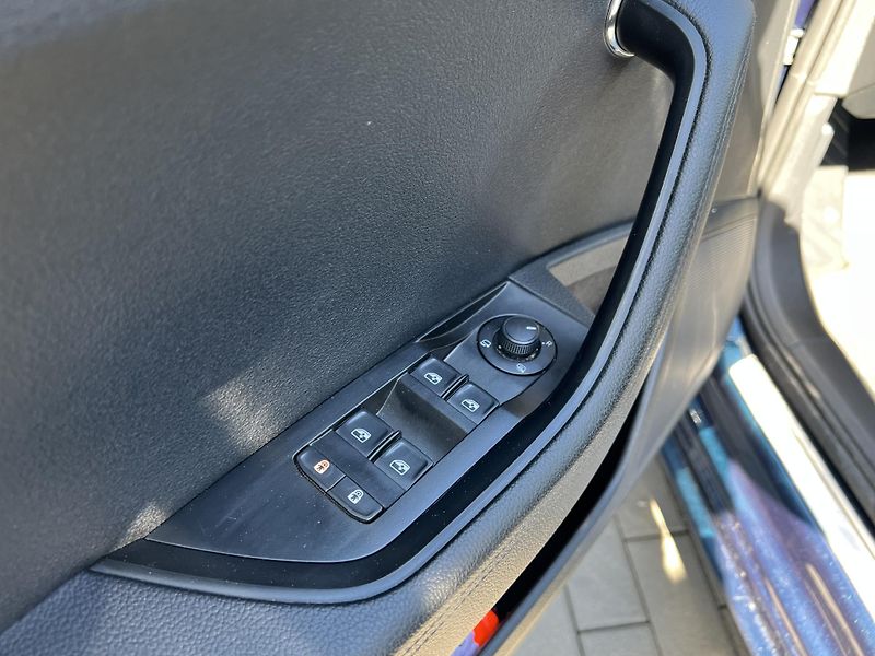 Škoda Superb 2.0TDi*110kw*DSG*Style - fotka 10 z 39