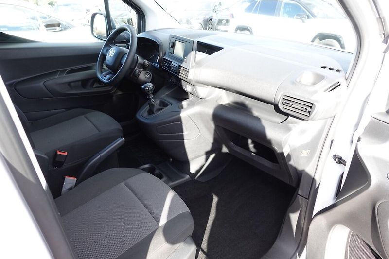 Toyota ProAce City 1,5D-4D 75kW L2 M/T 4D - Panel - fotka 11 z 21