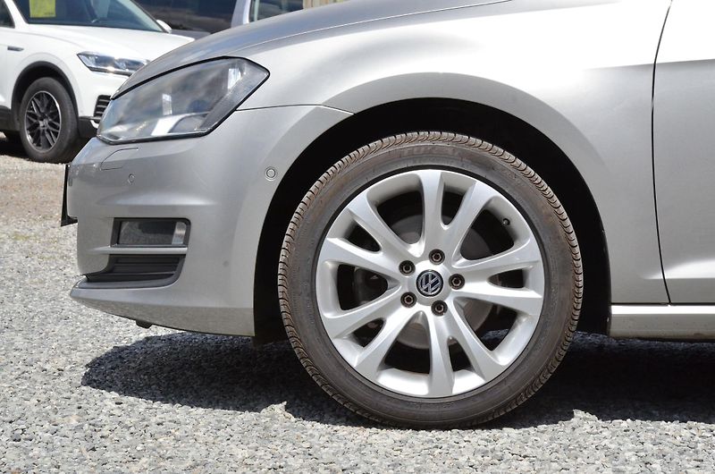 Volkswagen Golf (2014) 2.0 TDi 110kW DSG Comfortline - fotka 7 z 43
