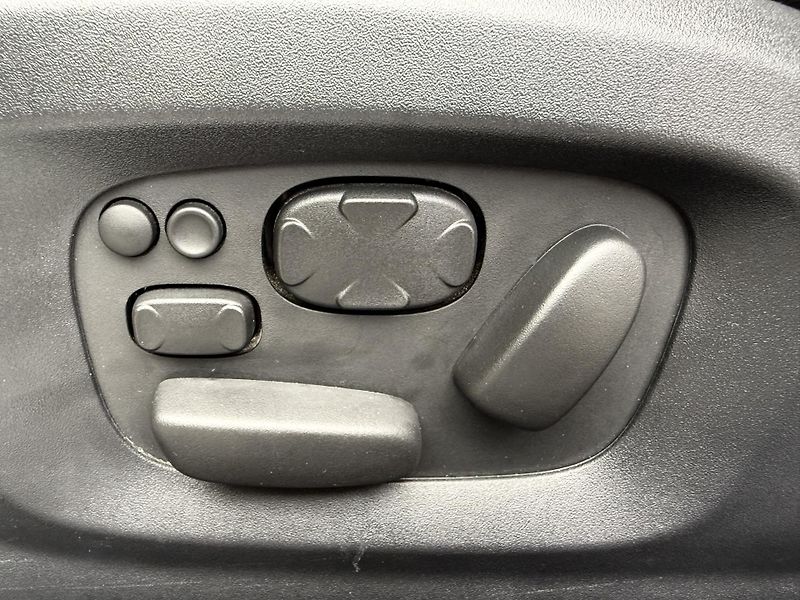 Jaguar XF 3,0 V6 Sportbrake REZERVACE - fotka 16 z 37