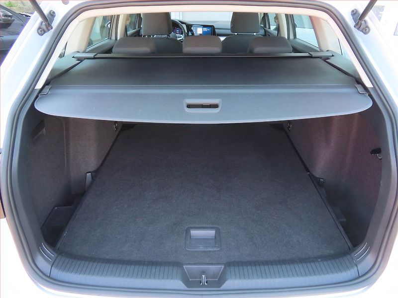 Volkswagen Golf (2022) Life 2.0 TDI, Automat - fotka 14 z 24