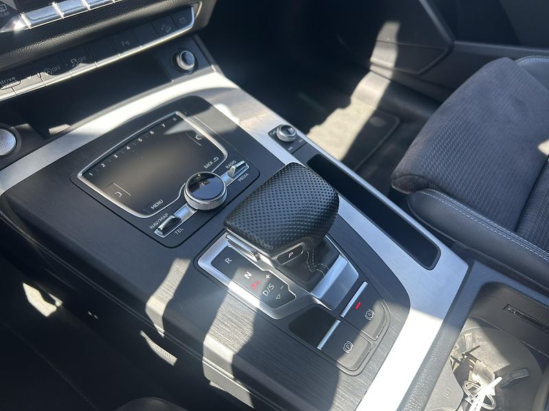 Audi Q5 2.0 TDi 140kW - fotka 22 z 27