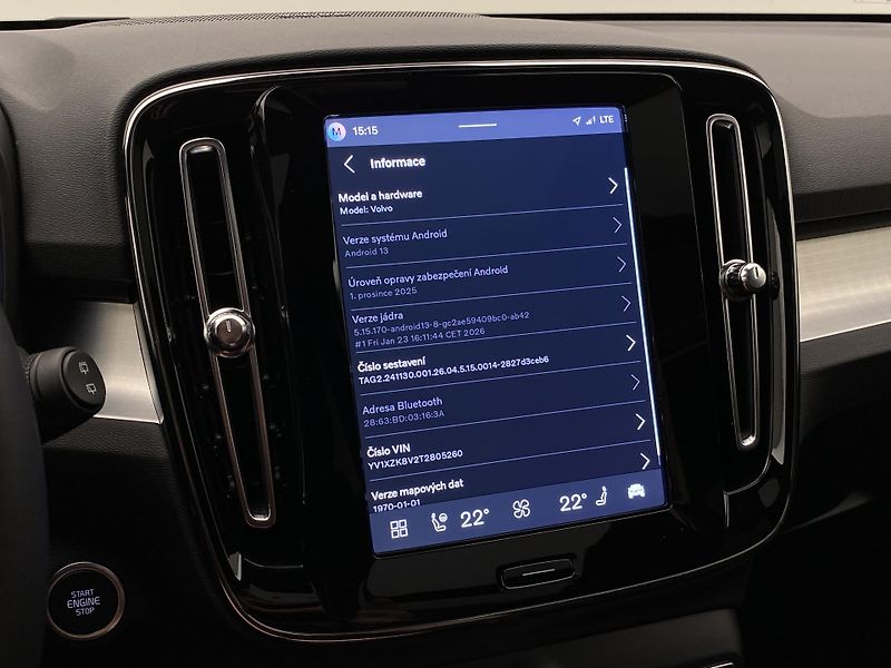 Volvo XC40 (2026) B4 AUT DARK PLUS - fotka 52 z 54