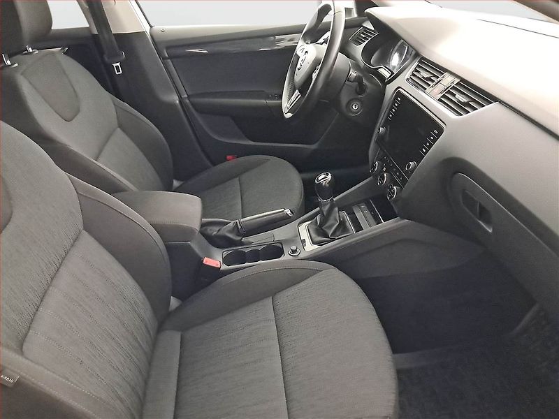 Škoda Octavia (2019) Style 2.0 TDI, Serv.kniha - fotka 9 z 18