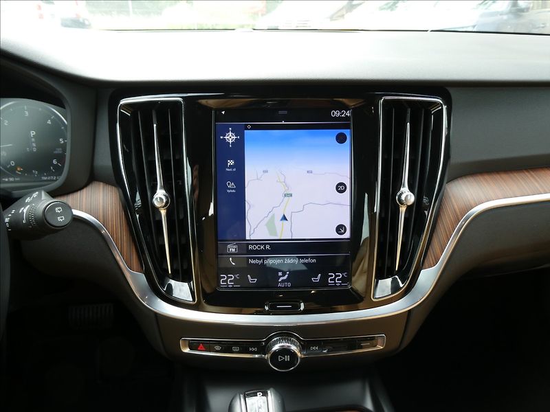 Volvo V60 2,0 D3 AWD Inscription,DPH,ČR - fotka 28 z 41