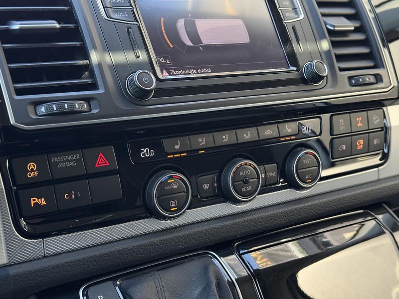 Volkswagen Multivan (2017) 2.0TDi DSG Highline RZV - fotka 40 z 54