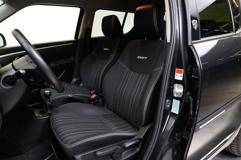 Suzuki Swift - fotka 11 z 27